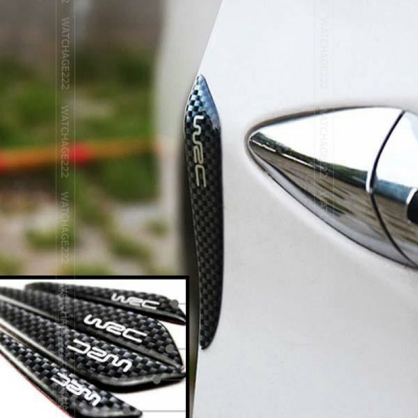 Paracolpi adesivo per portiera auto ad effetto carbonio con scritta