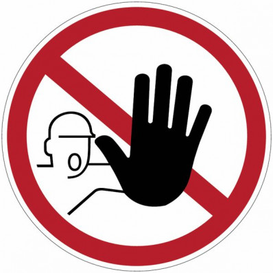 Panneaux d'interdiction "Accès interdit aux personnes non